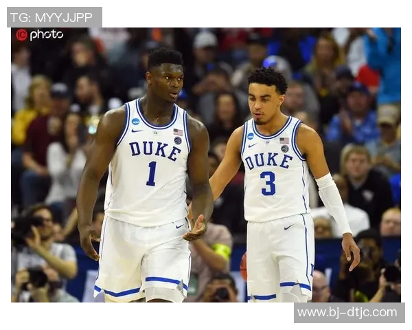 杜克大学与北卡大学篮球对决精彩直播全程回顾与分析 杜克大学与北卡大学篮球对决精彩直播全程回顾与分析